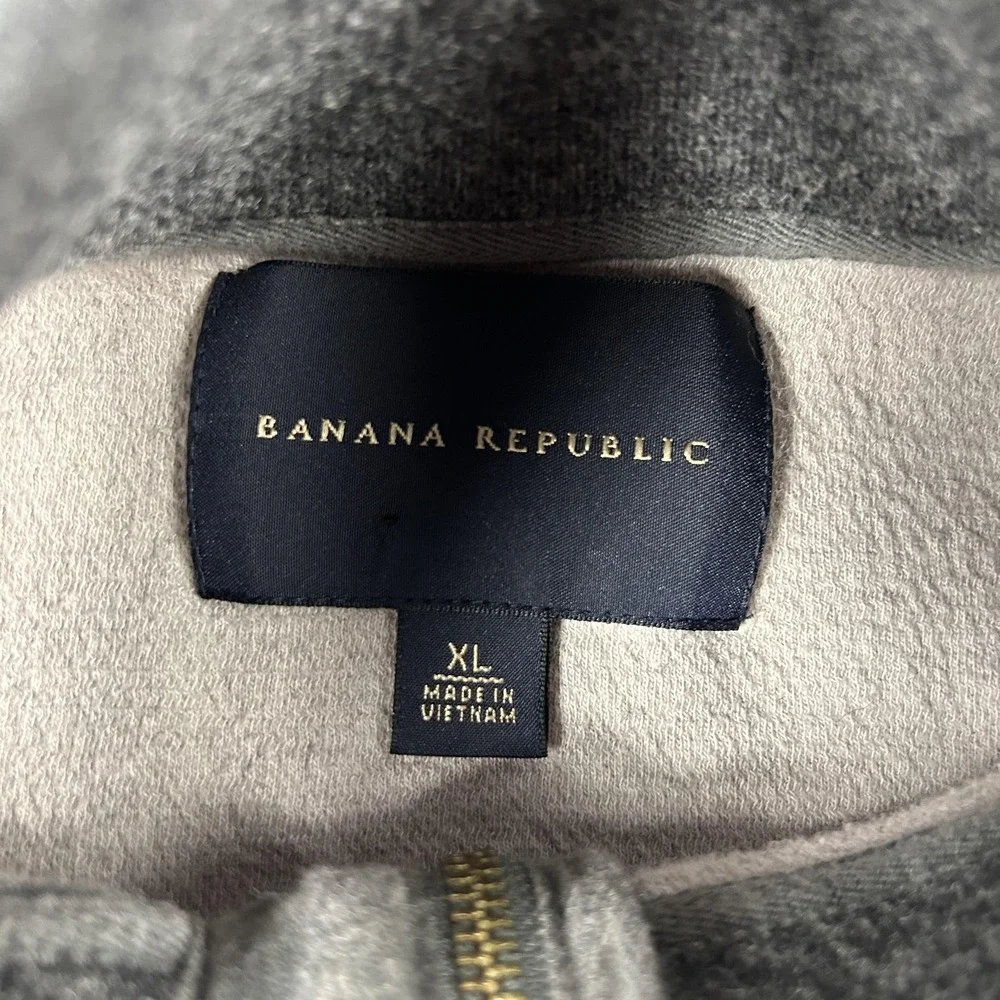 Banana Republic brand banana